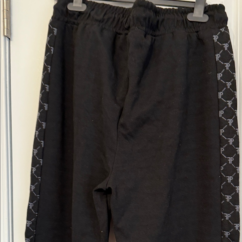 Primark Black Crewneck Sweater with Pattern Sets With Pants - Picture 9 of 9